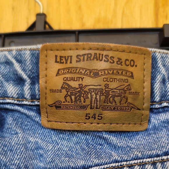 Vintage Levi's Classic Straight Denim Jeans - Picture 3 of 4